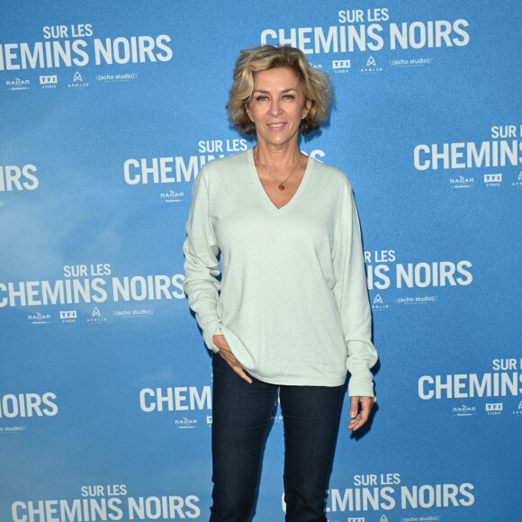 Corinne Touzet - Avant-première du film "Sur les chemins noirs" au cinema UGC Normandie à Paris le 13 mars 2023. © Coadic Guirec/Bestimage 