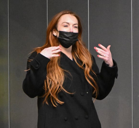 En effet, l'actrice Américaine de 36 ans s'est emparée de ses réseaux sociaux ce mardi 14 mars pour annoncer la nouvelle à ses fans.
Lindsay Lohan à l'aéroport JFK de New York City, New York, Etats-Unis, le 20 février 2022.