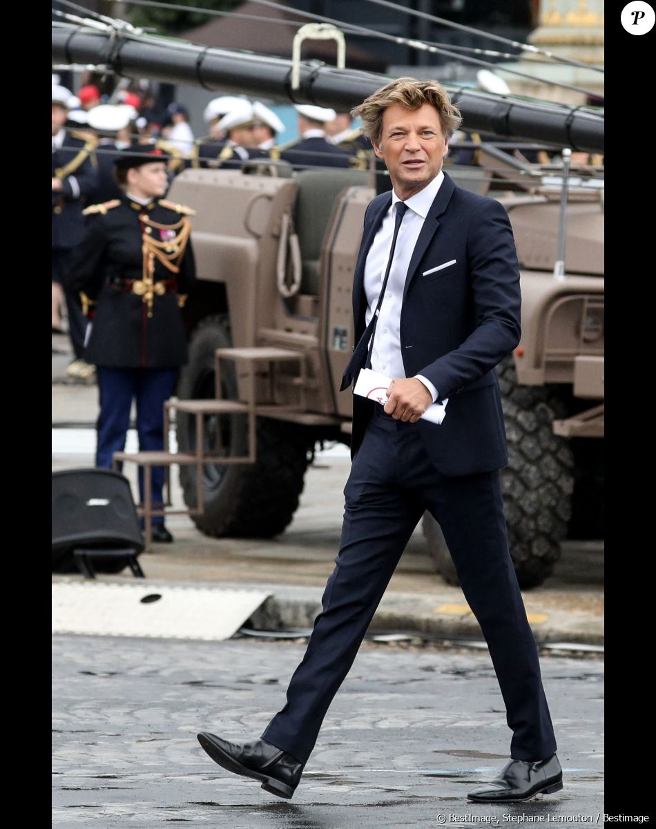 Laurent Delahousse a eu deux enfants avec Florence Kieffer
Le journaliste Laurent Delahousse lors du défilé militaire du Jour de la Bastille sur l'avenue des Champs Elysées, à Paris, France, le 14 juillet 2021. © Stéphane Lemouton/Bestimage