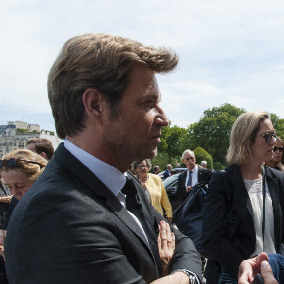 Il a eu un coup de foudre pour Alice Taglioni en 2012
Laurent Delahousse et Ivan Levaï - Hommage national à Simone Veil (femme politique et rescapée de la Shoah) dans la cour d'Honneur des Invalides à Paris, France, le 5 juillet 2017. Simone Veil reposera avec son mari au Panthéon. © Pierre Perusseau/Bestimage 