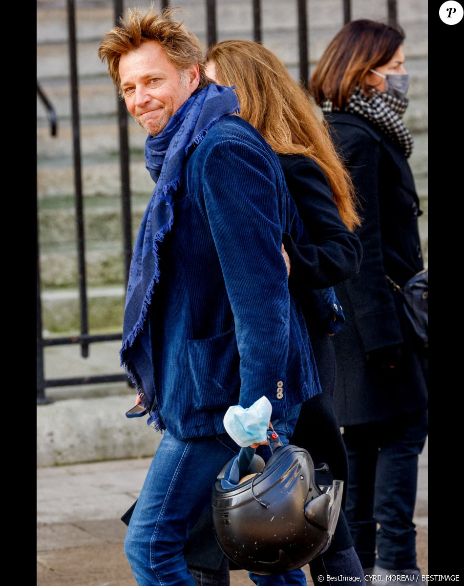 Laurent Delahousse - Obsèques de Jean-Pierre Pernaut en la Basilique Sainte-Clotilde à Paris le 9 mars 2022. © Cyril Moreau / Bestimage