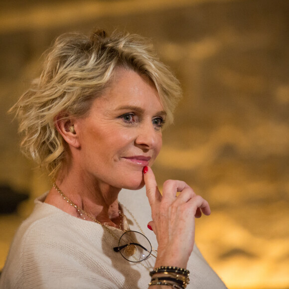 Exclusif - Sophie Davant - Enregistrement d'une séquence spéciale pour l'émission "La Lettre", présentée par S.Davant et qui sera diffusée le 16 janvier 2021 sur France 2, à Paris. Le 5 novembre 2020 © Cyril Moreau / Bestimage
