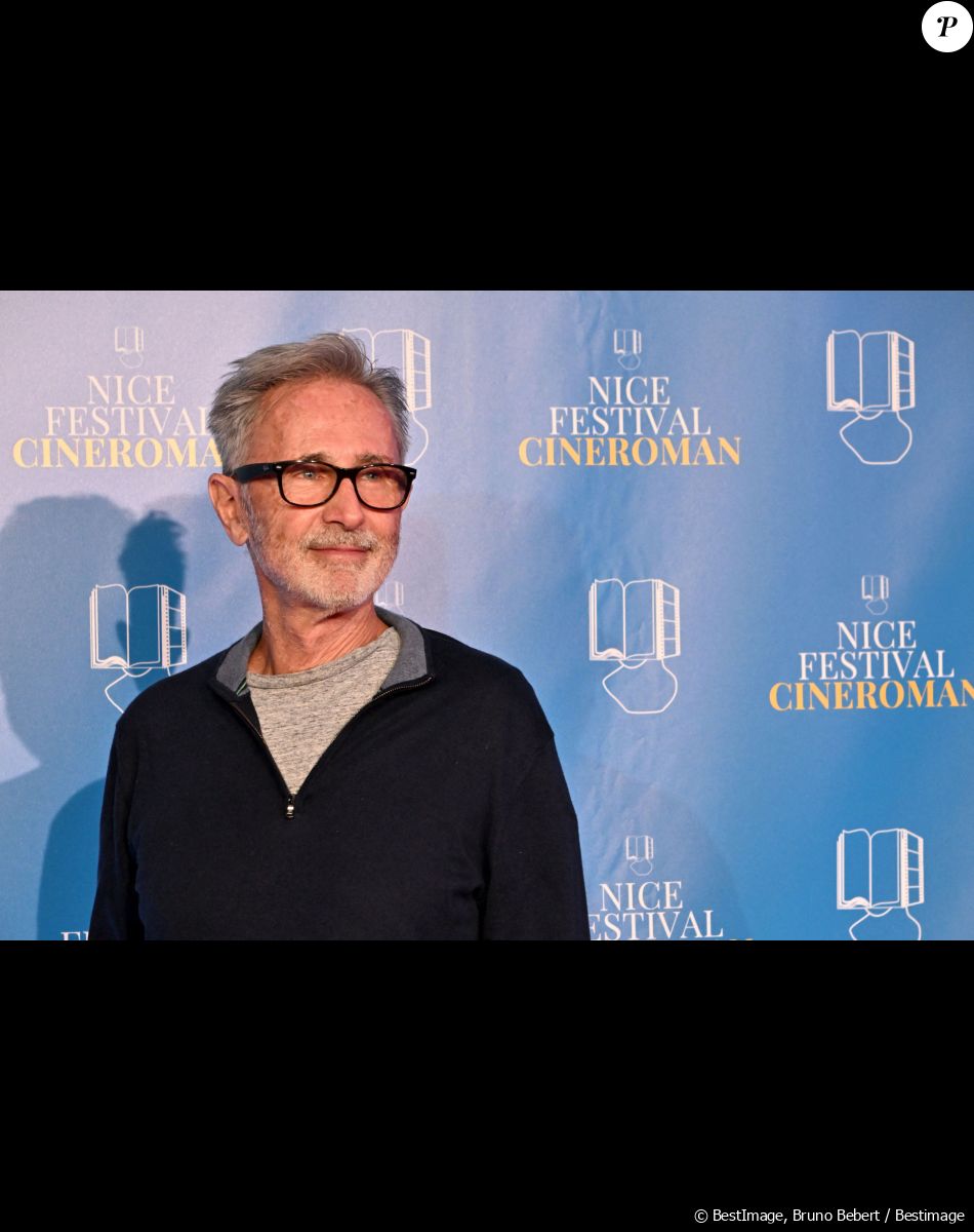 Thierry Lhermitte - Arrivées à la soirée de la 4ème édition du festival Cinéroman à Nice au cinéma Pathé Gare du Sud le 6 octobre 2022. © Bruno Bebert / Bestimage