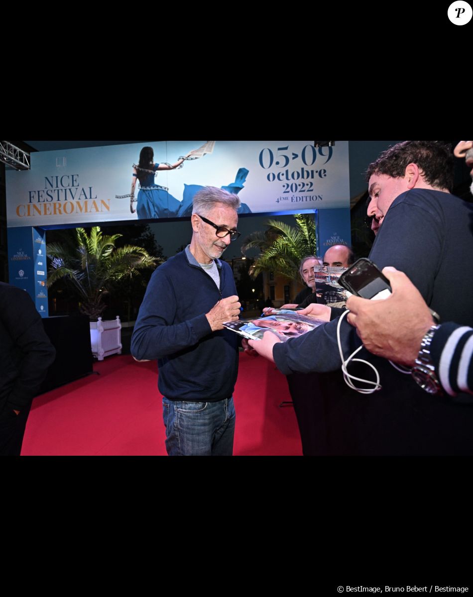 Thierry Lhermitte - Arrivées à la soirée de la 4ème édition du festival Cinéroman à Nice au cinéma Pathé Gare du Sud le 6 octobre 2022. © Bruno Bebert / Bestimage