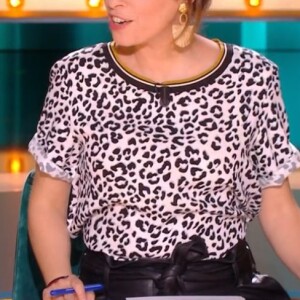 Léa Salamé est aux commandes de "Quelle époque !" avec Christophe Dechavanne sur France 2.