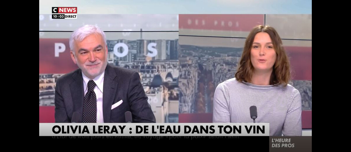 Photo Le présentateur a reçu Olivia Leray pour son livre "De l