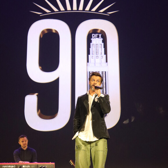 L’invité surprise Christophe Maé pour les 90 ans du Rex (car grâce à B. Blanckaert, la scène du Rex fut la première scène où il chanta à Paris) - 90ème Anniversaire du Grand Rex dont la façade a été refaite comme à son origine en 1932. Paris, France, le 8 Décembre 2022. © Bertrand Rindoff Petroff / Bestimage 