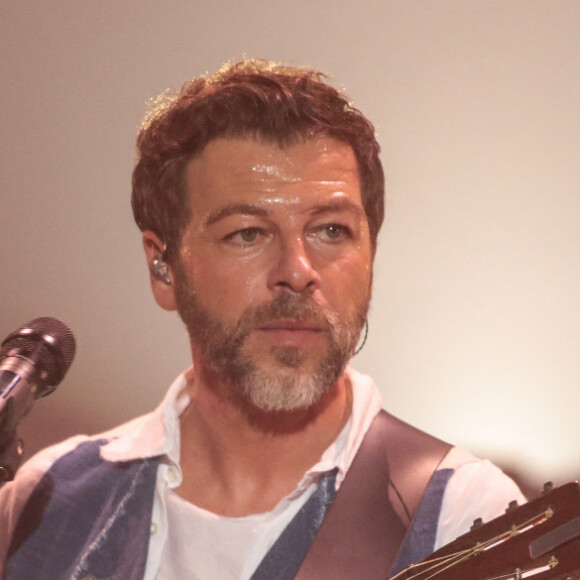 Et partira sans doute en tournée bientôt ! 
Exclusif - Christophe Maé en concert au Zénith de Lille le 13 novembre 2021. le chanteur de " On s'attache " a enflammé le Zénith de Lille avec un concert " world music " de haut niveau musicalement, dansant et plein de belles surprises. Fendant la foule de la scène aux tribunes, de la fosse au balcon. © Stephane Vansteenkiste / Bestimage 