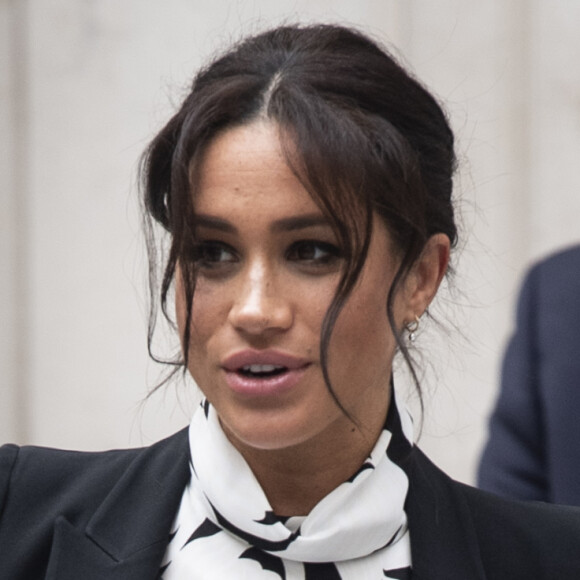 Meghan Markle a-t-elle été privée de la fête des mères ?
A l'occasion de la journée mondiale du droits des femmes, Meghan Markle (enceinte), duchesse de Sussex, a participé à une discussion conjointe avec le Trust "The Queen's Commonwealth" au King's College à Londres. 