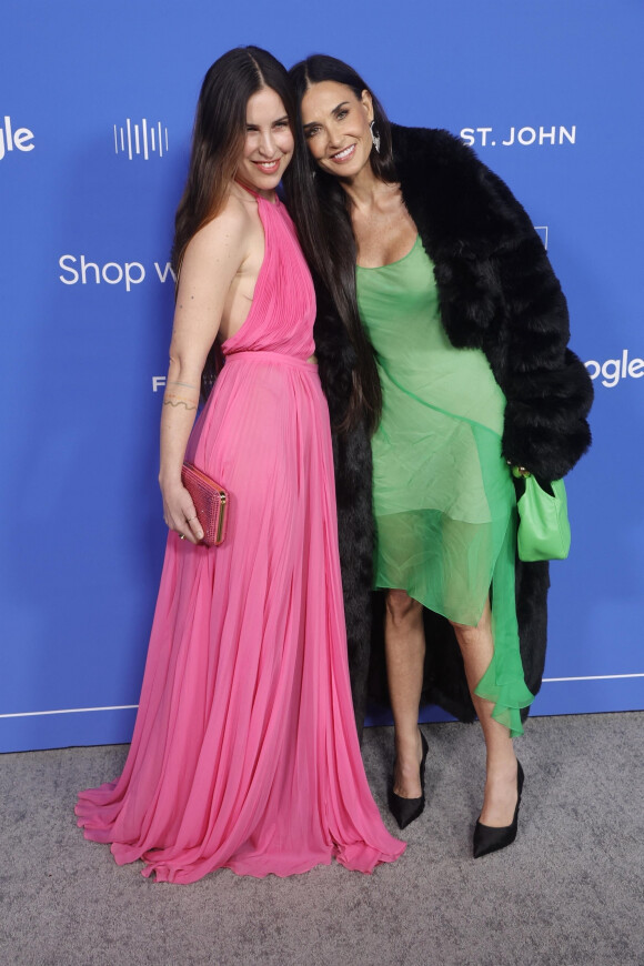 Demi Moore et sa fille sont apparues très complices lors d'un évènement à but non lucratif à Hollywood.
Scout LaRue Willis and Demi Moore lors de la soirée Fashion Trust US Awards aux Goya Studios à Los Angeles. 