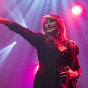  Ils ont notamment jugé que la célèbre interprète "Eve lève toi" était méconnaissable. 
Julie Pietri - Les chanteurs de la tournée, les années 80, en concert au Phare à Chambéry le 25 novembre 2022.