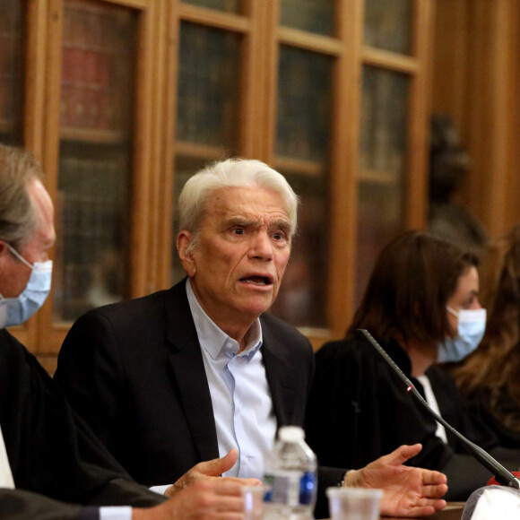 Exclusif - Bernard Tapie intervient lors de la promotion 2020 de la conférence des avocats du barreau de Paris, 11ème séance du premier tour, à la bibliothèque de l'ordre à Paris. Le 7 septembre 2020. © Dominique Jacovides / Bestimage 