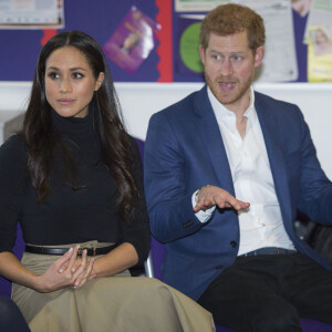 Le prince Harry et sa fiancée Meghan Markle visitent l'académie de Nottingham à l'occasion de la journée mondiale de la lutte contre le Sida à Nottingham lors de leur première visite officielle depuis leurs Fiançailles à Nottingham le 1er decembre 2017. 