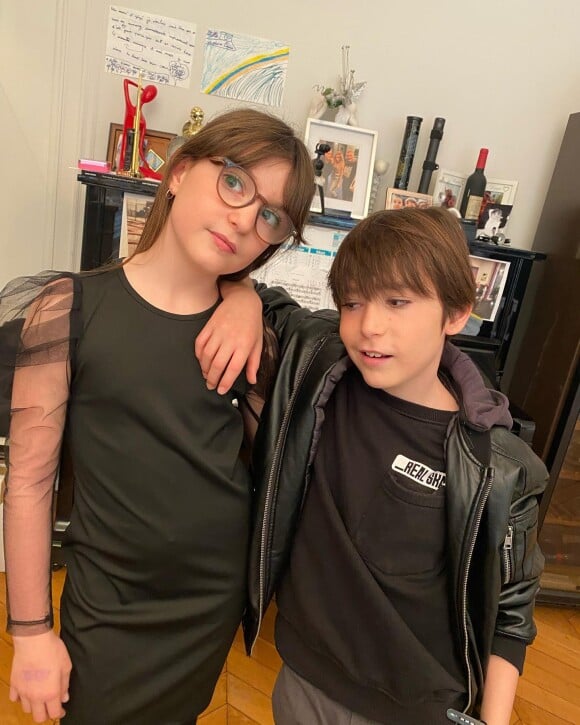 Jules et Bella, les jumeaux de Jean-Marie Bigard et Lola Marois, fêtent leurs 10 ans. Le 11 novembre 2022.