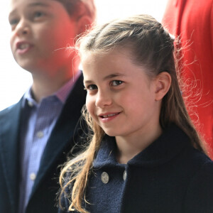 "Il faut être patient", a tout simplement dit le photographe, précisant qu'il faut savoir attendre le bon moment pour capter un regard par exemple.
Le prince George de Cambridge et la princesse Charlotte de Cambridge en visite au château de Cardiff, Royaume Uni, le 4 juin 2022, à l'occasion du jubilé de platine de la reine d'Angleterre.
