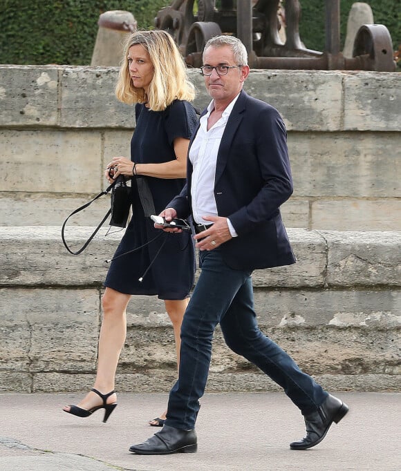 Exclusif - Christophe Dechavanne et Elena Foïs - hommage national à Jean-Paul Belmondo à l'Hôtel des Invalides à Paris le 9 septembre 2021 © Panoramic / Bestimage