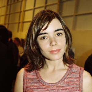 Elodie Bouchez lors du défilé Chanel en 2000