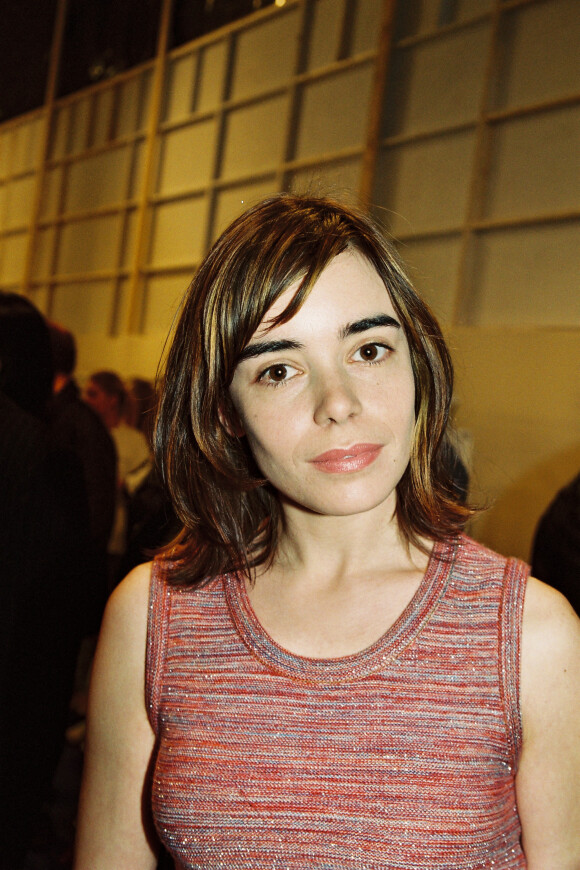 Elodie Bouchez lors du défilé Chanel en 2000