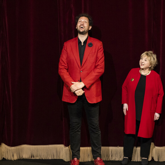 Exclusif - Eric Antoine, Catherine Dolto (présidente de la Fondation Devos), Emma la Clown - Cérémonie de remise du prix Raymond Devos au théâtre Edouard VII à Paris dans le cadre de la 28ème édition de la semaine de la Langue Française et de la Francophonie le 20 mars 2023. Le théâtre a rendu hommage à R. Devos avec le spectacle "Il a de la côte Devos!" mis en scène par D. Benoin. A. Lutz et M. Robin héritiers de l'artiste, salués pour leur maitrise de la langue et leur manière de jouer, ont reçus leurs prix. © Coadic Guirec - Cyril Bruneau / Bestimage  No Web - Belgique et Suisse