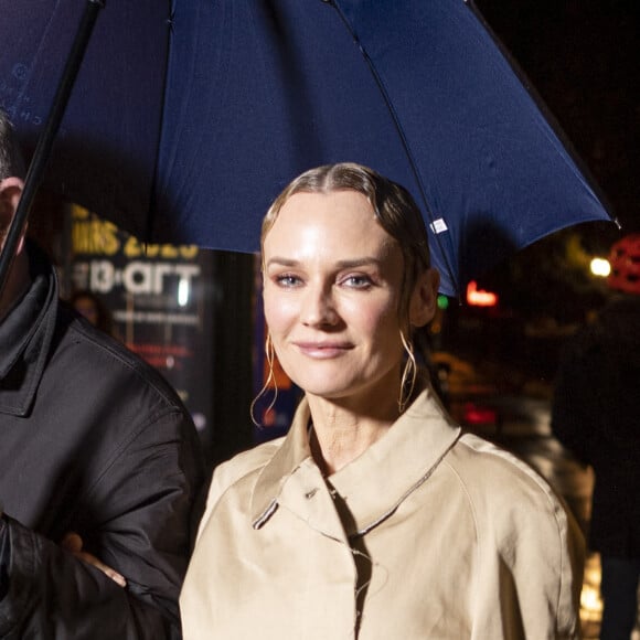 Installée à Paris depuis plus d'un an maintenant, la mère de famille polyglotte dit avoir inscrit sa fille dans une école bi-langue.
Diane Kruger à la sortie de l'after show Miu Miu au club Gigi Paris pendant la fashion week prêt-à-porter automne-hiver 2023/2024 le 7 mars 2023. © Pierre Perusseau / T. Da Silva / Bestimage 