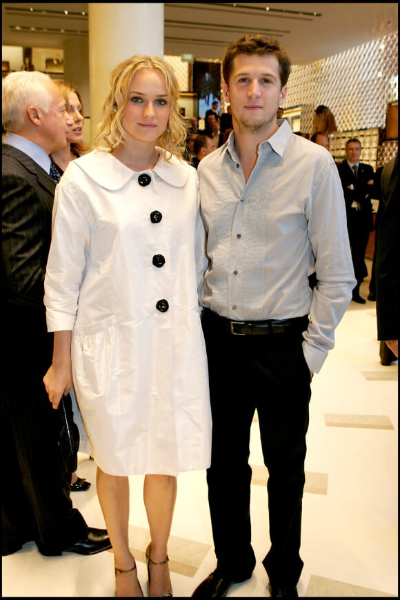 Avant Norman Reedus, l'actrice germano-américaine était mariée à l'acteur Guillaume Canet.
Diane Kruger et Guillaume Canet à l'inauguration du magasin Lous Vuitton sur les chaps-Elysées à Paris le 9 octobre 2005.