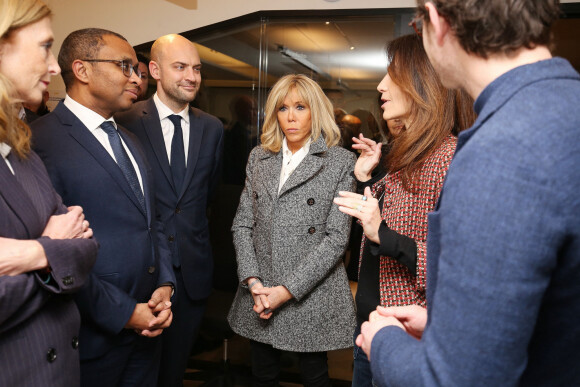 Charlotte Caubel, Pap Ndiaye - Brigitte Macron visite les locaux de l'association e-enfance à Paris le 8 février 2023. © Jonathan Rebboah / Panoramic / Bestimage