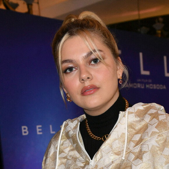 Louane - Avant Première de " Belle " film animé japonais au Grand Rex à Paris le 6 décembre 2021 . © Veeren / Bestimage 