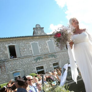 Mariage de Charlotte de Turckheim et Zaman Hachemi à la mairie d'Eygalières, en Provence, le 31 août 2012.