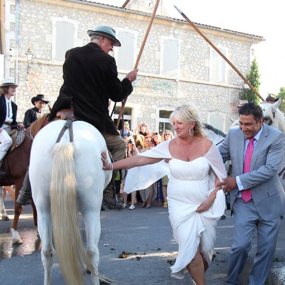 Mariage de Charlotte de Turckheim et Zaman Hachemi à la mairie d'Eygalières, en Provence, le 31 août 2012.