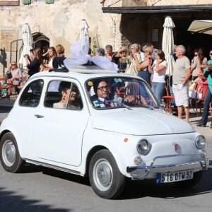 Parmi les animations, son frère avait fait une entrée très remarquée à cheval en tenue de gardian.
Mariage de Charlotte de Turckheim et Zaman Hachemi à la mairie d'Eygalières, en Provence, le 31 août 2012.