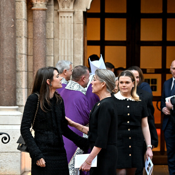 Charlotte Casiraghi, la princesse Caroline de Hanovre et Camille Gottlieb - Sortie de la messe en mémoire du prince Rainier III en la cathédrale de Monaco, le 5 avril 2023. © Bruno Bebert / Bestimage