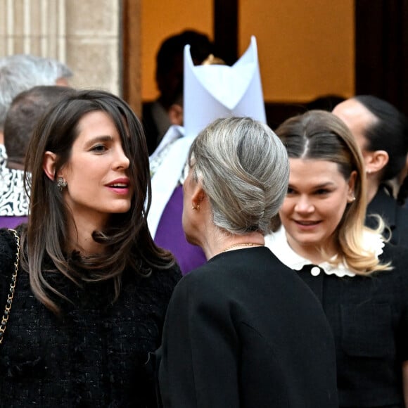 Charlotte Casiraghi, la princesse Caroline de Hanovre et Camille Gottlieb - Sortie de la messe en mémoire du prince Rainier III en la cathédrale de Monaco, le 5 avril 2023. © Bruno Bebert / Bestimage