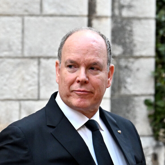 Le prince Albert II de Monaco - Sortie de la messe en mémoire du prince Rainier III en la cathédrale de Monaco, le 5 avril 2023. © Bruno Bebert / Bestimage