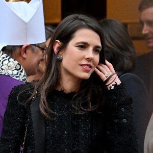 Charlotte Casiraghi - Sortie de la messe en mémoire du prince Rainier III en la cathédrale de Monaco, le 5 avril 2023. © Bruno Bebert / Bestimage