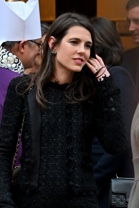 Charlotte Casiraghi - Sortie de la messe en mémoire du prince Rainier III en la cathédrale de Monaco, le 5 avril 2023. © Bruno Bebert / Bestimage