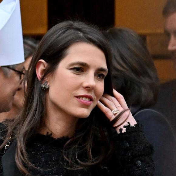 Charlotte Casiraghi - Sortie de la messe en mémoire du prince Rainier III en la cathédrale de Monaco, le 5 avril 2023. © Bruno Bebert / Bestimage
