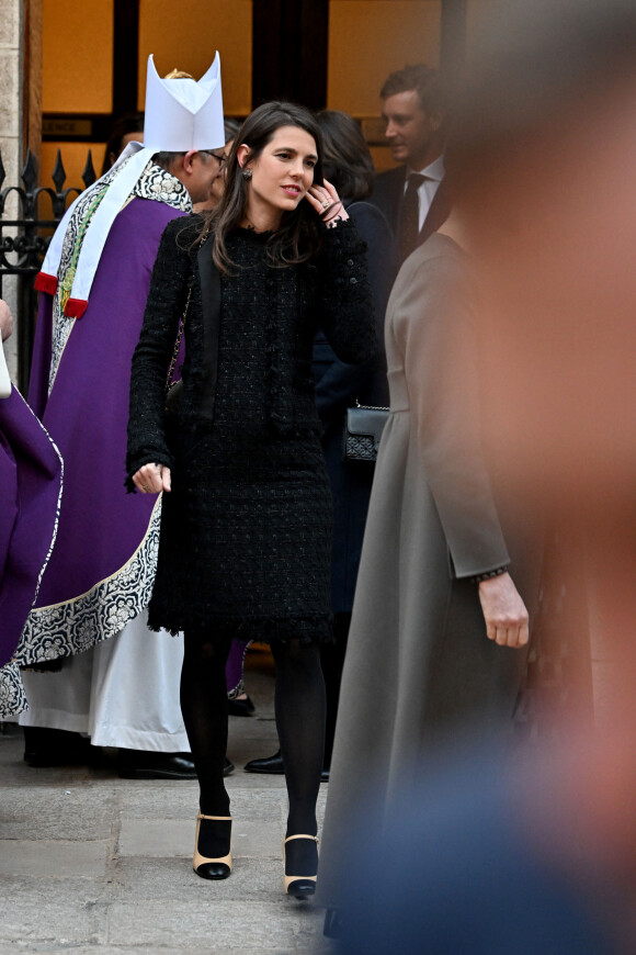 Charlotte Casiraghi - Sortie de la messe en mémoire du prince Rainier III en la cathédrale de Monaco, le 5 avril 2023. © Bruno Bebert / Bestimage