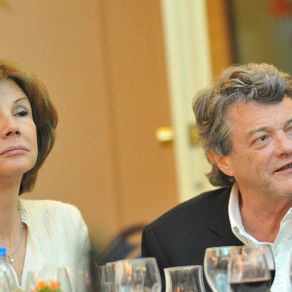 Théma - Les histoires d'amour entre politiques et journalistes - Jean Louis Borloo et sa femme Beatrice Schonberg dinent pour l'anniversaire de Chantal Lauby au festival 2 cinéma de Valenciennes, le 23 mars 2013.