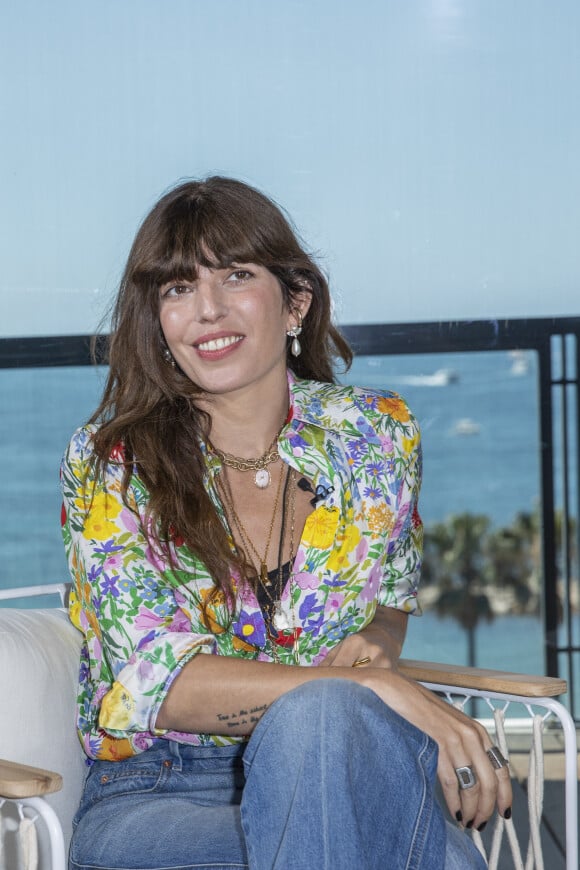 Son chéri Stéphane Manel célèbre son anniversaire ce jeudi 6 avril 
Lou Doillon au photocall de Talks Women in Motion par Kering à l'hôtel Majestic en marge du 74ème festival du film de Cannes le 10 juillet 2021. © Borde / Jacovides / Moreau / Bestimage 