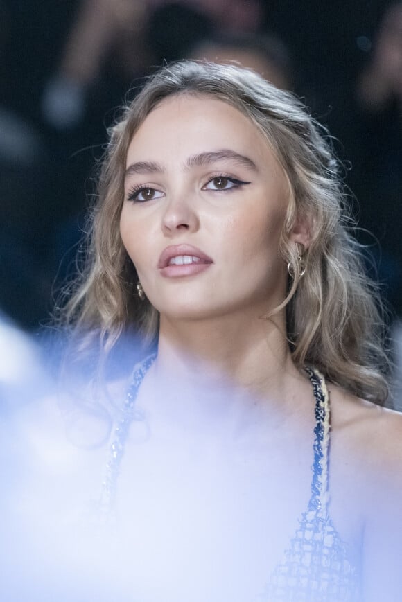 Lily-Rose Depp - Chanel front row au front row du défilé de mode Chanel lors de la Fashion Week printemps/été à Paris. © Olivier Borde/Bestimage