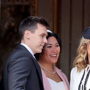 Louis Ducruet et sa femme Marie Chevallier - La famille princière au balcon du palais lors de la Fête Nationale de la principauté de Monaco le 19 novembre 2022. © Dominique Jacovides / Bruno Bebert / Bestimage