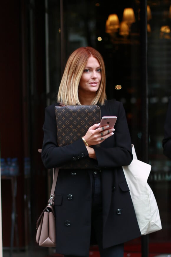 Exclusif - Caroline Receveur - People à l'hôtel Royal Monceau à Paris pendant la fashion week le 25 septembre 2019.