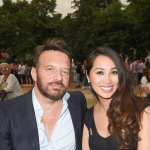 Samuel Le Bihan et sa compagne Angie Vu Ha - Grand concert de Musique classique du 14 juillet au Champs de Mars à Paris. Le 14 juillet 2018. © Guirec-Gorassini-Veeren / Bestimage 