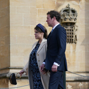 La princesse Eugenie d'York (enceinte) et son mari Jack Brooksbank - La famille royale du Royaume Uni arrive à la chapelle Saint George pour la messe de Pâques au château de Windsor le 9 avril 2023. 