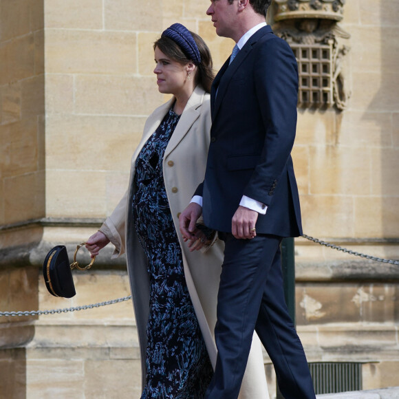 La princesse Eugenie d'York (enceinte) et son mari Jack Brooksbank - La famille royale du Royaume Uni arrive à la chapelle Saint George pour la messe de Pâques au château de Windsor le 9 avril 2023. 