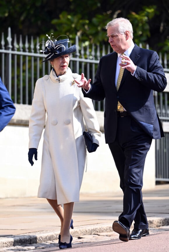 La princesse Anne, Le prince Andrew, duc d'York - La famille royale du Royaume Uni arrive pour assister à la messe de Pâques à la chapelle Saint Georges au château de Windsor, le 9 avril 2023. 