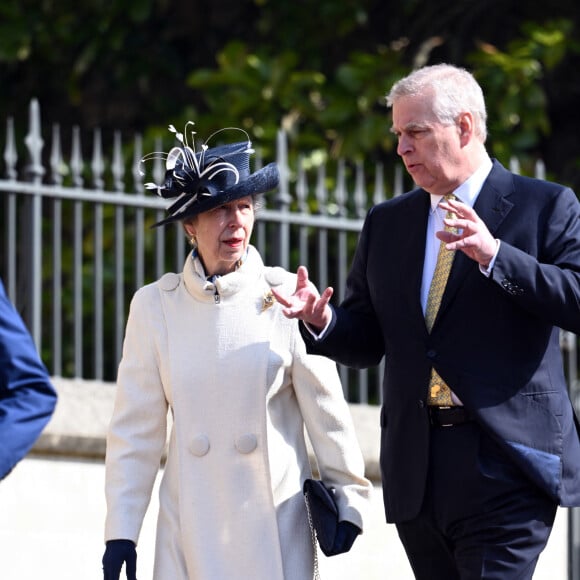 La princesse Anne, Le prince Andrew, duc d'York - La famille royale du Royaume Uni arrive pour assister à la messe de Pâques à la chapelle Saint Georges au château de Windsor, le 9 avril 2023. 