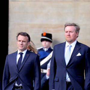 Accueil officiel du Président Emmanuel Macron et de Brigitte Macron par le Roi Willem-Alexander et la Reine Máxima des Pays-Bas au palais royal à Amsterdam le 11 avril 2023. © Dominique Jacovides / Bestimage 