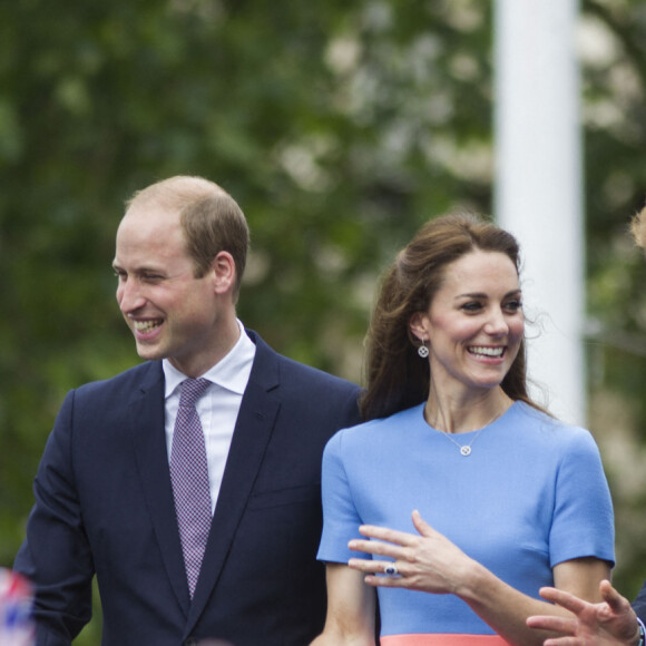 Le prince Harry - Le prince William, duc de Cambridge, Catherine (Kate), la duchesse de Cambridge et le prince Harry arrivent à la célébration des patronages de la reine, à Cirencester, Royaume Uni, le 12 juin 2016. 