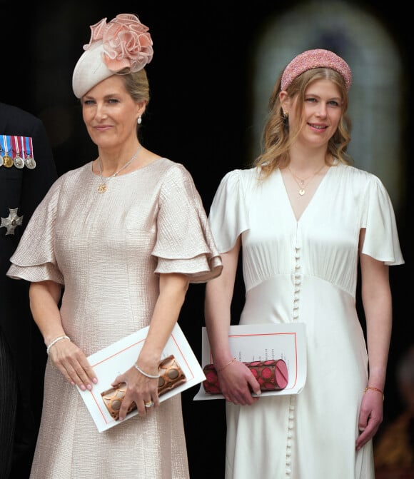 Sophie Rhys-Jones, comtesse de Wessex, Louise Mountbatten-Windsor (Lady Louise Windsor) - Les membres de la famille royale et les invités à la sortie de la messe du jubilé, célébrée à la cathédrale Saint-Paul de Londres, Royaume Uni, le 3 juin 2022. 